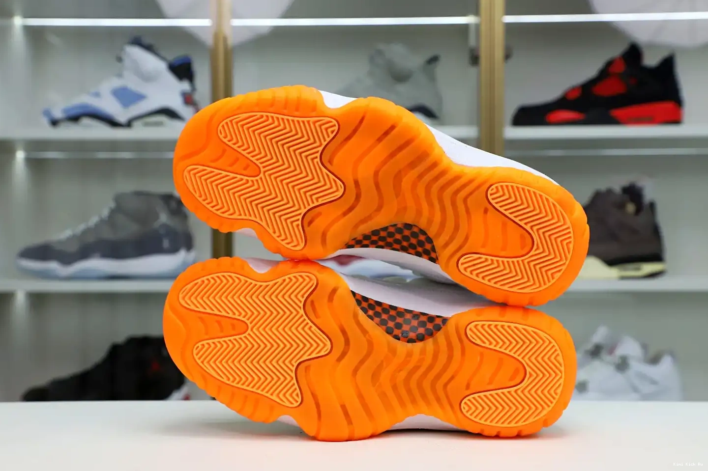 CITRUS' 11 WMNS RETRO LOW Kimikick AIR 'BRIGHT JORDAN 0823